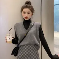 好百搭的一个马甲呀 韩版新款针织马夹小背心女复古V领坎肩针织