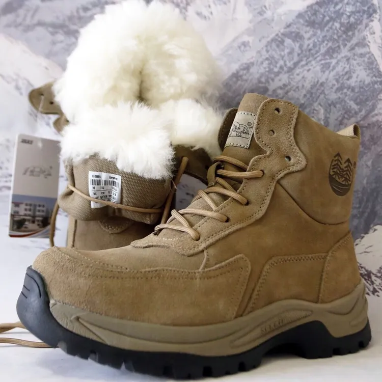 加厚雪地冬季轻便保暖棉靴防滑东北加绒防水棉鞋户外皮毛真皮一体