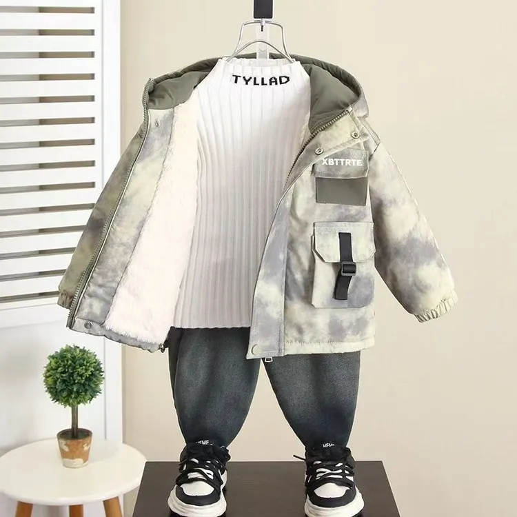 男童工装派克服冬季宝宝迷彩加绒加厚外套2024冬装新款儿童厚棉衣