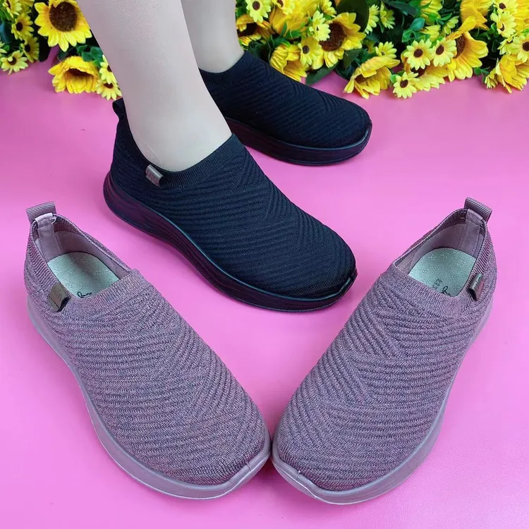 2024新款老北京布鞋女春秋防滑软底妈妈鞋一脚蹬平底休闲运动单鞋