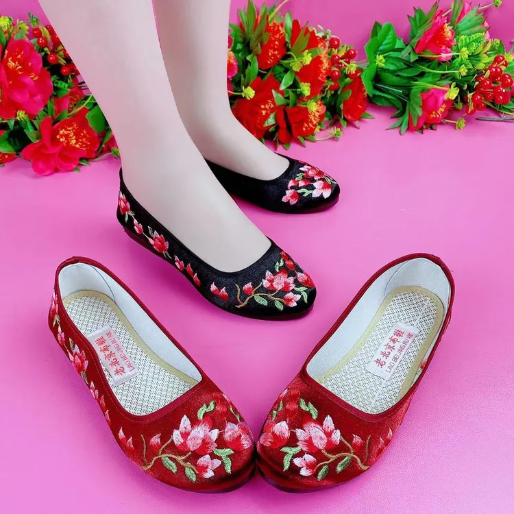 老北京布鞋绣花鞋民族风复古风刺绣汉服鞋软底舒适百搭平底妈妈鞋