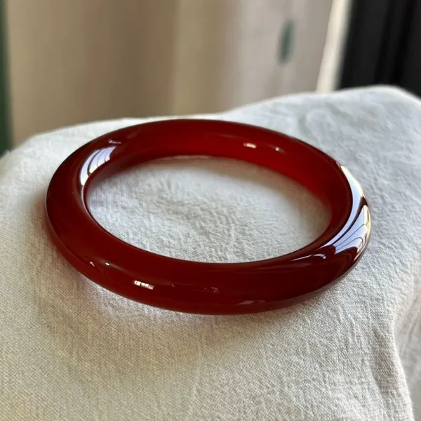 天然正品A货红玛瑙真品赤玉镯玉髓车厘子红玉石女手镯送天然玉镯