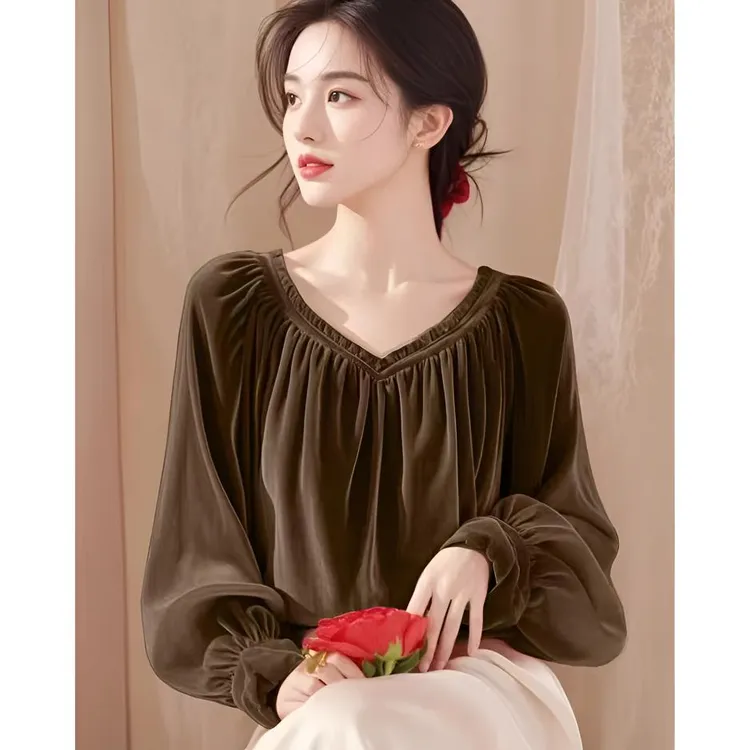 早秋新款洋气高端独特别致漂亮小衫轻奢高级感超好看咖色丝绒衬衫
