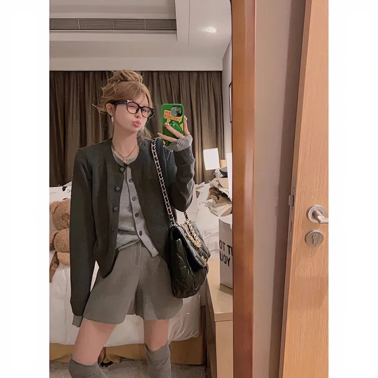 学院风灰色假两件圆领针织开衫女春秋装设计感百搭打底衫拼接上衣