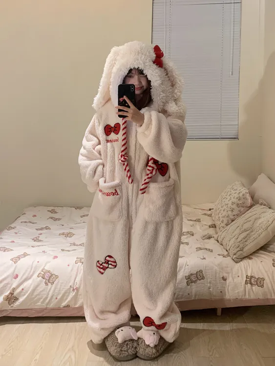 【蝴蝶结kitty猫】毛绒连帽珊瑚绒网红新款连体睡衣女秋冬家居服