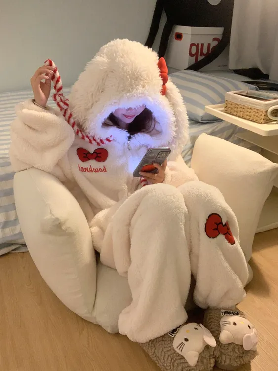 【蝴蝶结kitty猫】连帽网红新款连体衣珊瑚绒睡衣女毛绒秋冬家居服