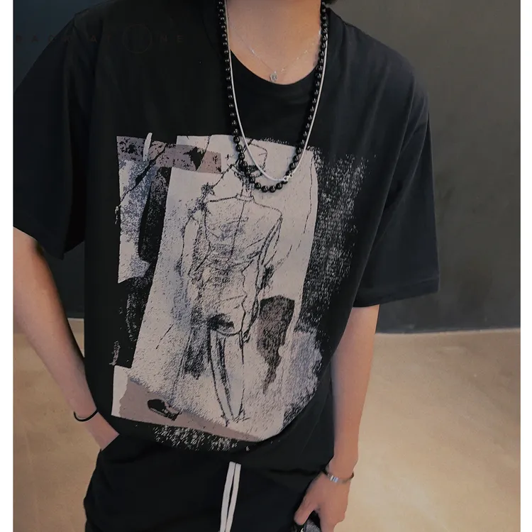 BackAtOne“绅士画稿”街头黑色印花圆领棉短袖t恤女 BDS-1AA017F-C