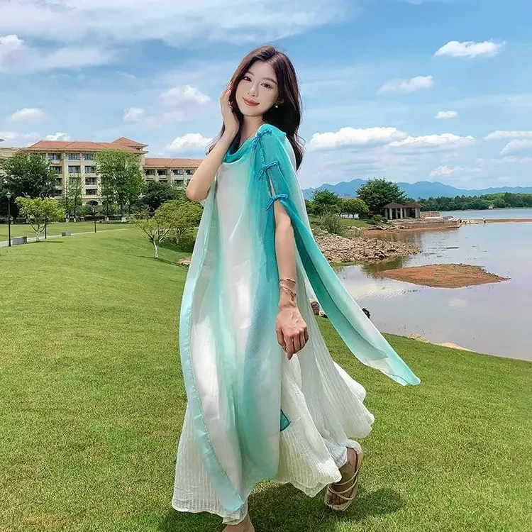 夏季新款多用防晒披肩复古围巾女时尚气质宽松薄款沙滩洋气长款