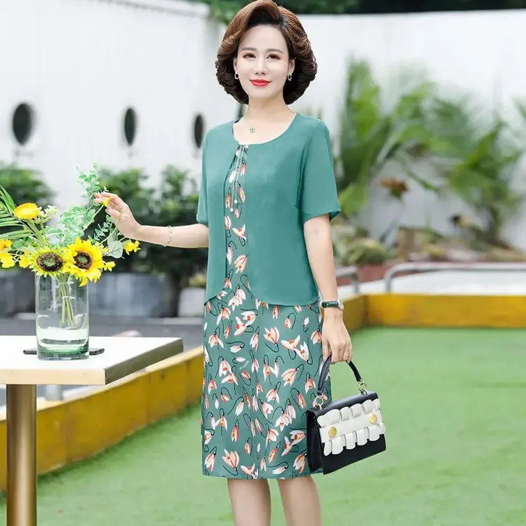 碎花显瘦气质女装夏装假两件连衣裙中年妈妈装宽松大码洋气衣服