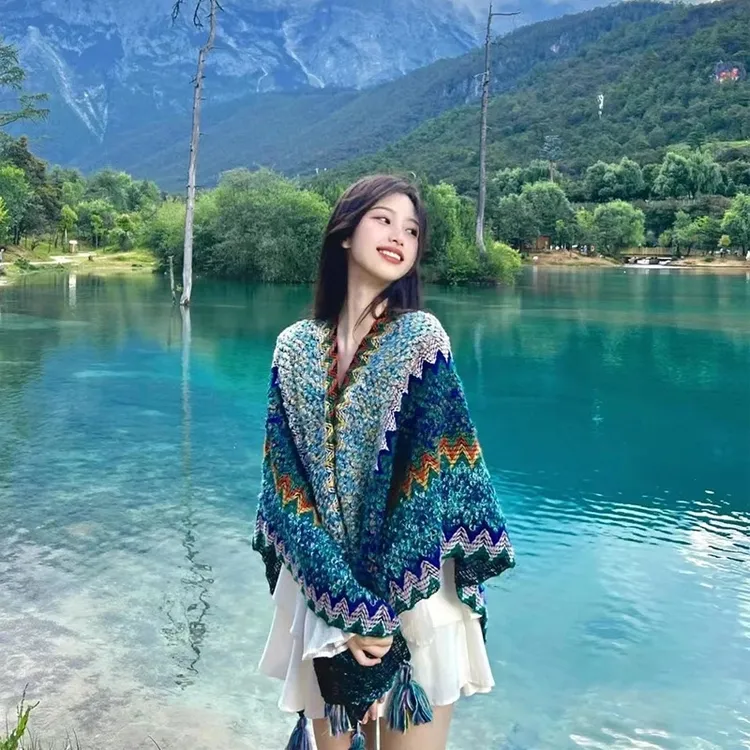 民族风披肩云南丽江旅游露营外搭拍照款加厚保暖斗篷围巾女披风