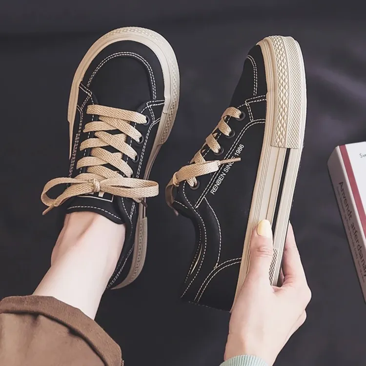人本2025秋季女鞋厚底黑色复古百搭休闲板鞋子低帮新款透气帆布鞋