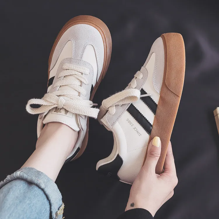 人本德训鞋2025秋季皮面小白鞋女复古百搭休闲运动平底街拍板鞋子