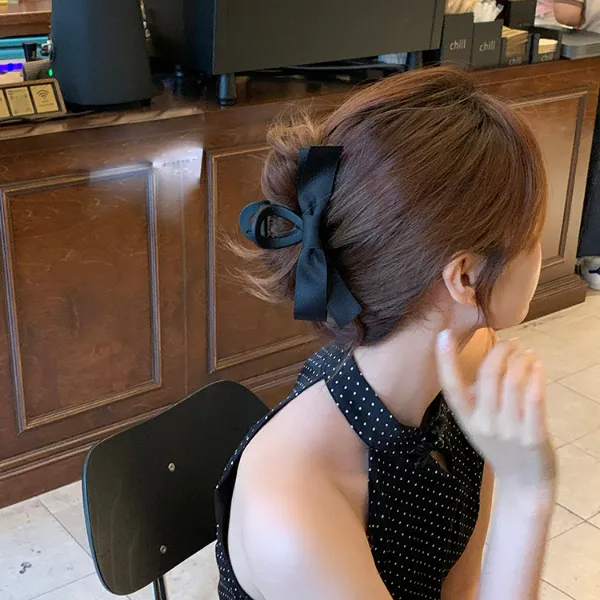 甜酷风黑色蝴蝶结抓夹大号高级感盘发鲨鱼夹子后脑勺发夹头饰头饰