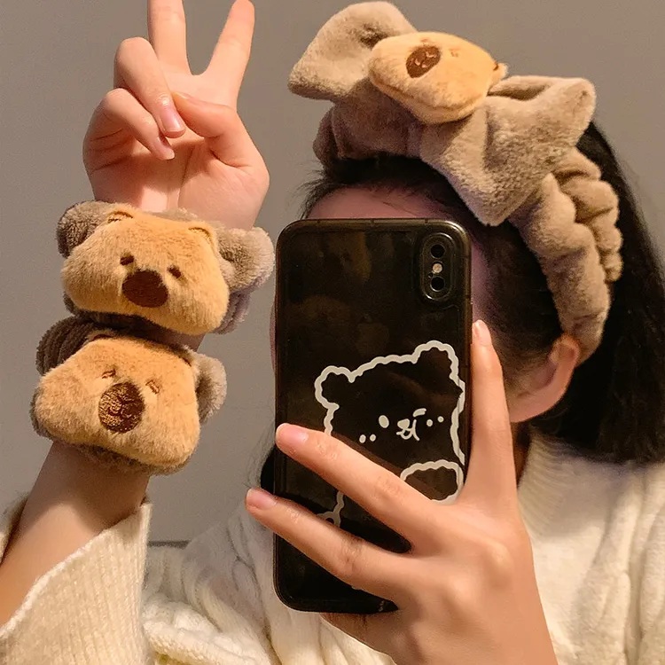 可爱棕色卡皮巴拉洗脸发带女毛茸茸束发带敷面膜化妆专用清洁头箍