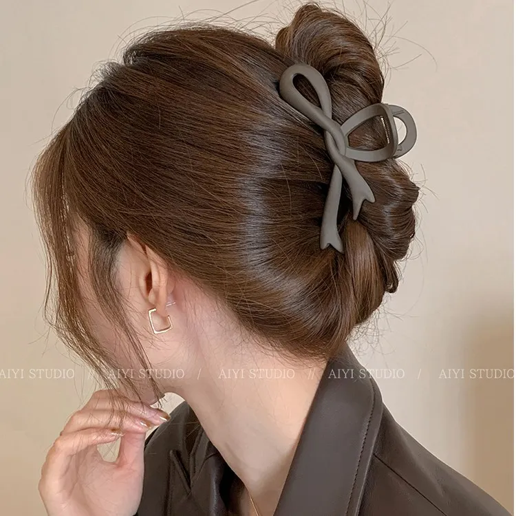 飘带磨砂蝴蝶结抓夹发夹女2025新款清凉发卡鲨鱼夹子大号盘头发饰