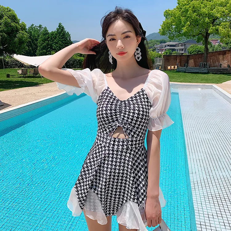 惠穗慕儿泡温泉大码游泳衣女纯欲风连体新款显瘦遮肚保守微胖泳装