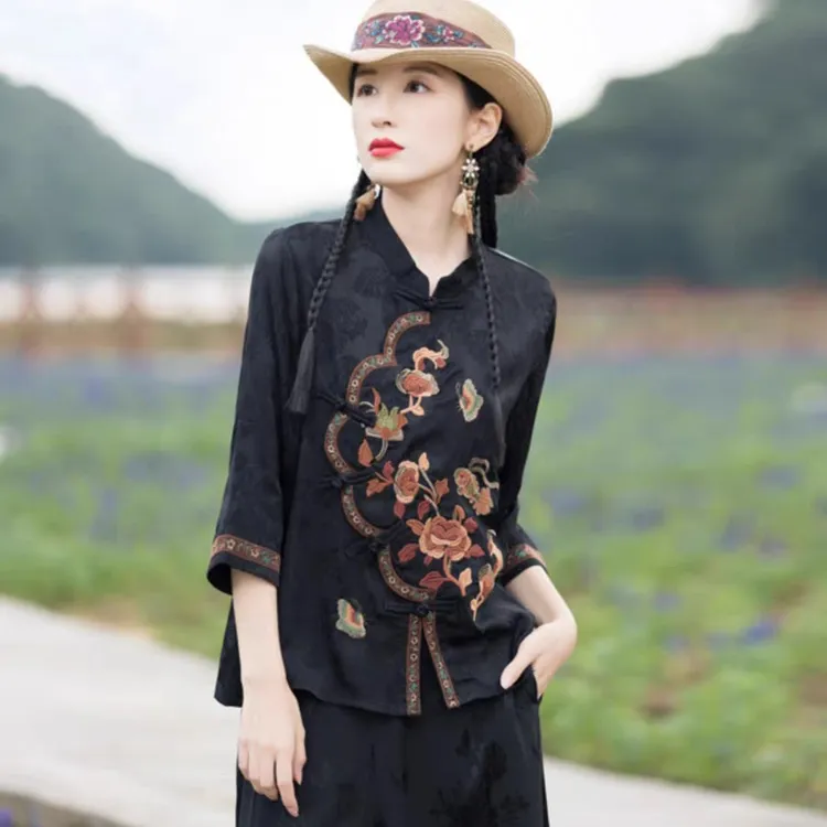 春秋民族风刺绣女装时尚洋气宽松遮肉返潮复古中式盘扣七分袖上衣