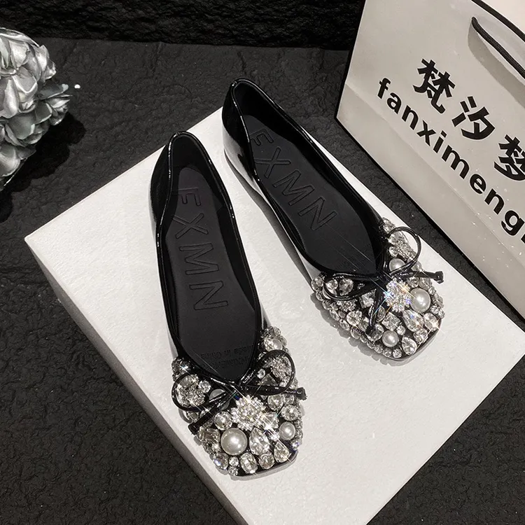 平底水钻单鞋女2025年夏季新款百搭浅口方头豆豆鞋舒适软底瓢鞋子