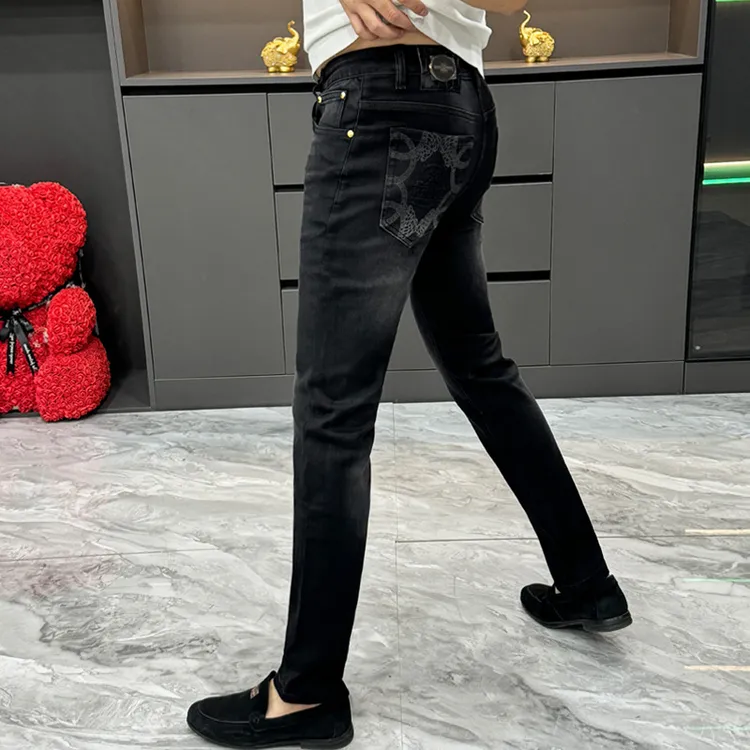 高级感印花牛仔裤男春秋季时尚潮牌修身显瘦直筒裤帅气百搭小脚裤