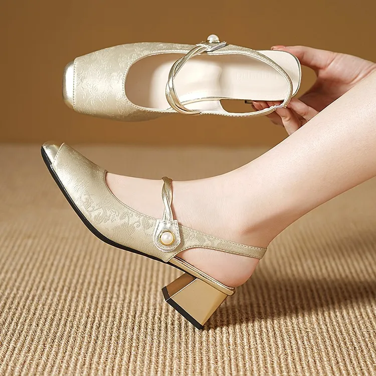 2025夏季气质粗跟一字带凉鞋女外穿时尚汉元素方头中跟玛丽珍凉鞋