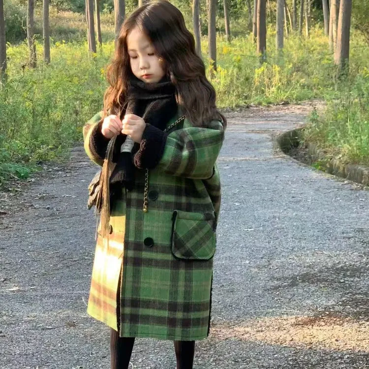 女童秋冬季复古格纹翻领毛呢2025新款外套加绒加厚中长款大衣