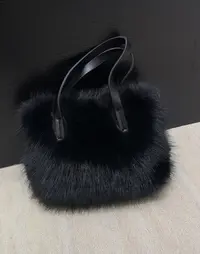 【Wan wan】毛毛手提斜挎包