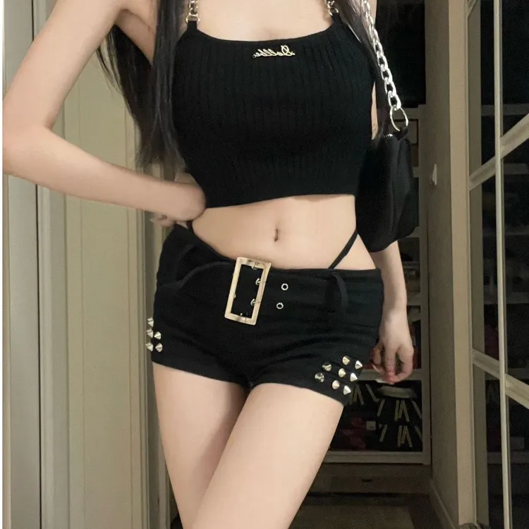 辣妹牛仔短裤弹力修身性格美式铆钉低腰新款黑色紧身显瘦超短热裤