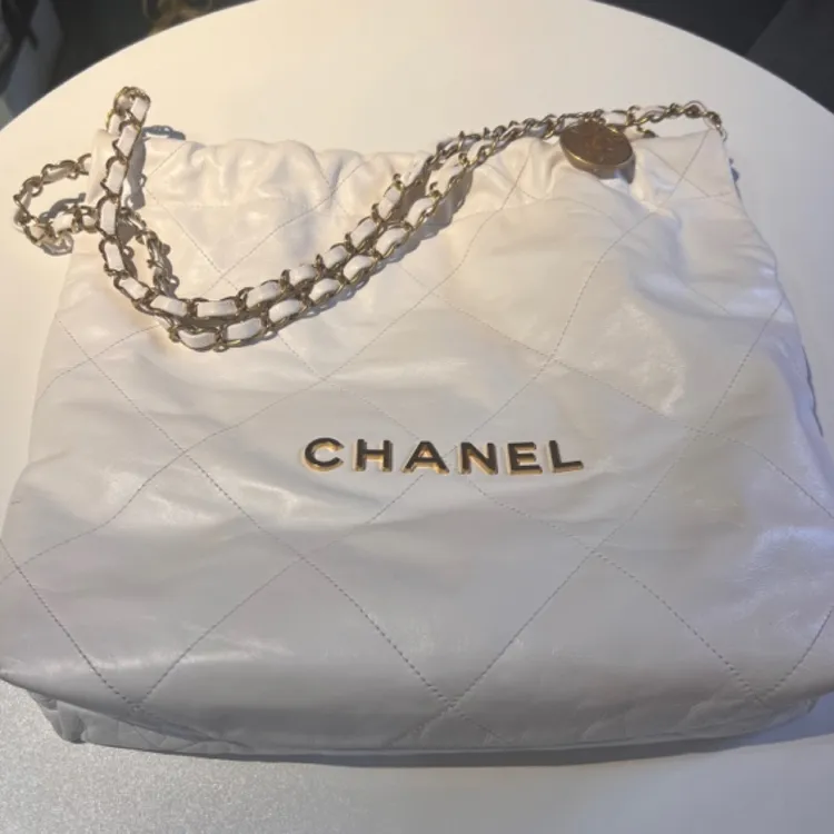 95新 Chanel/香奈儿 白金色22bag小号牛皮带子袋链条包