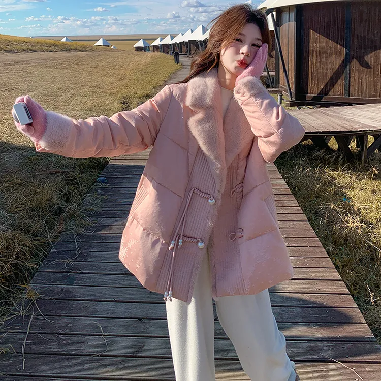 粉色毛绒拼接新中式保暖羽绒服2025新款女冬减龄国风加厚显瘦外套