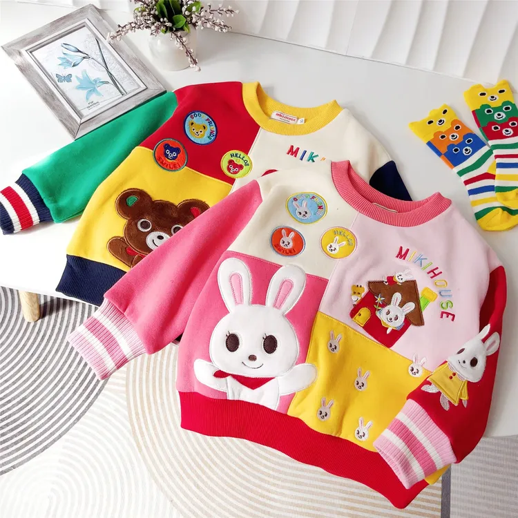 卡通熊兔卫衣拜年服勋章小熊卡通加绒卫衣6026