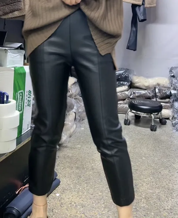 八分皮U时尚小脚裤.