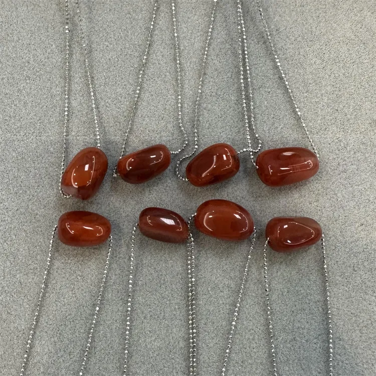 5366*红色精美银色吊坠（多样性发货，发一个）