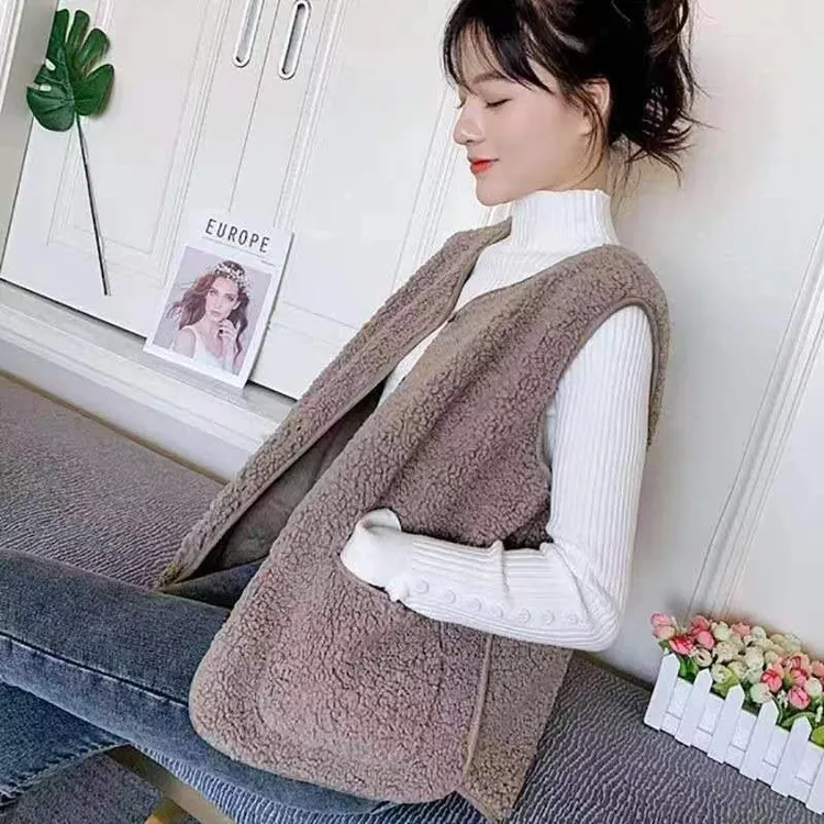 2024春秋羊羔绒马甲女大码背心短款外穿时尚百搭马夹女坎肩外套