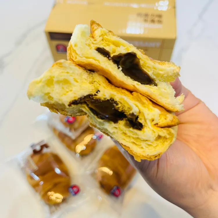 【买一箱送一箱】诺贝达爆浆夹心牛角包咸味奶酪巧克力400g香甜美味