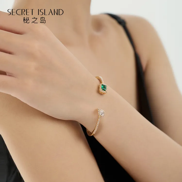 铜合金手镯 高级法式绿宝镶嵌轻奢开口手镯经典时尚气质百搭YT