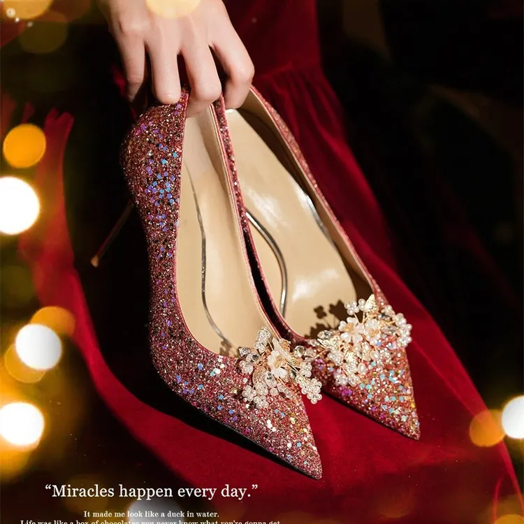 新款红色婚鞋细跟尖头高跟鞋敬酒服龙凤褂复古风婚纱通用中式婚鞋