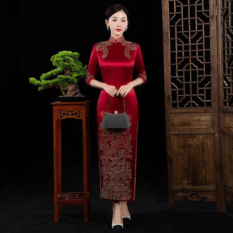 婚礼妈妈礼服高贵丈母娘高端年轻喜大码秋季装参加手推绣醋酸旗袍