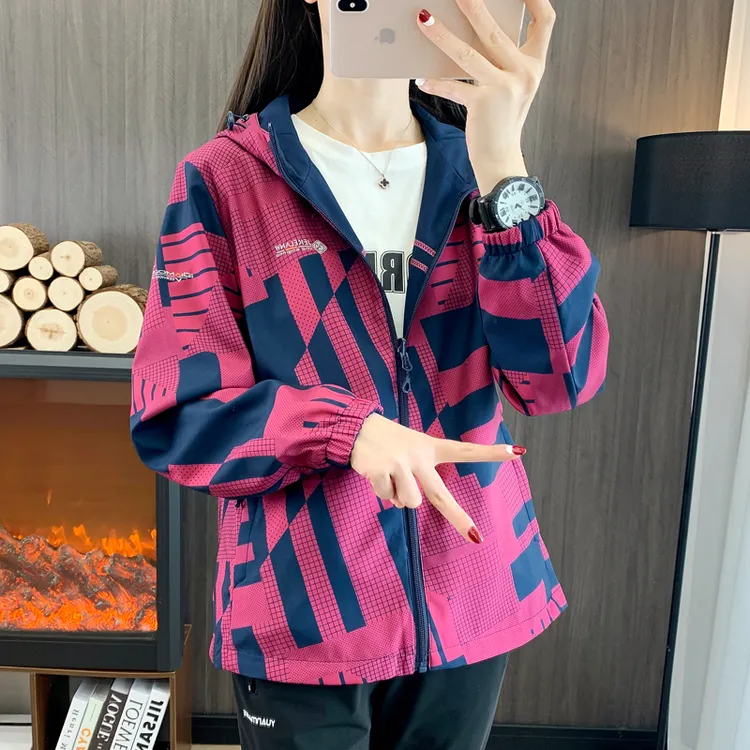 杰恪狼王冲锋衣女连帽防水防风休闲户外大码运动两面穿专业外套
