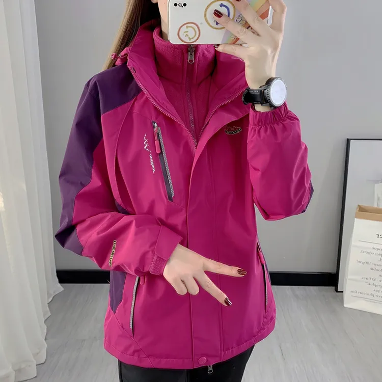 两件套冲锋衣女可拆卸三合一登山服户外秋冬季防水防风中老年外套