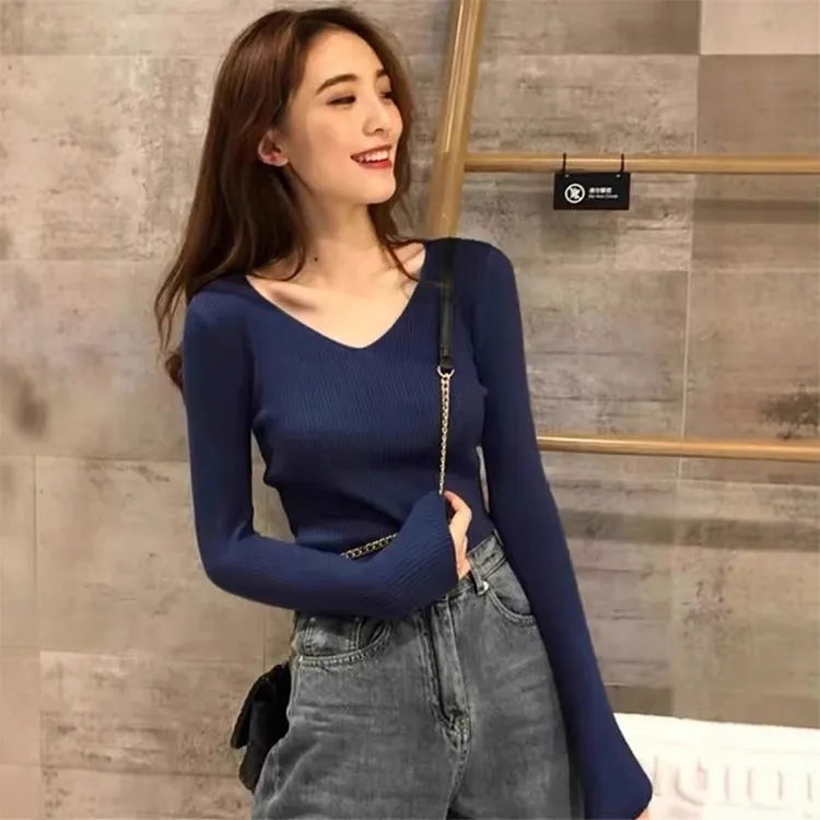 高级感气质v领针织打底衫女秋冬设计感修身软糯内搭毛衣正肩上衣