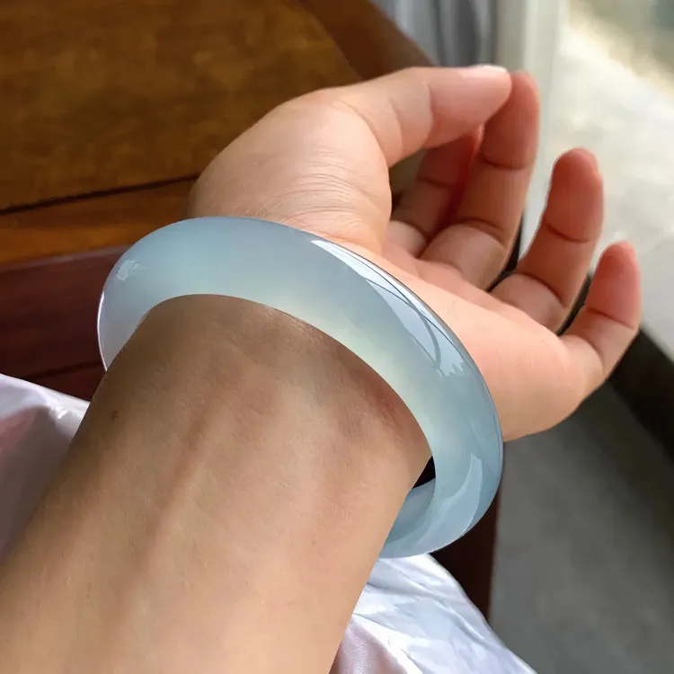 【基地严选】高品蓝翡色玛瑙玉镯冰透蓝晴玉髓天空蓝玉镯多样性发一