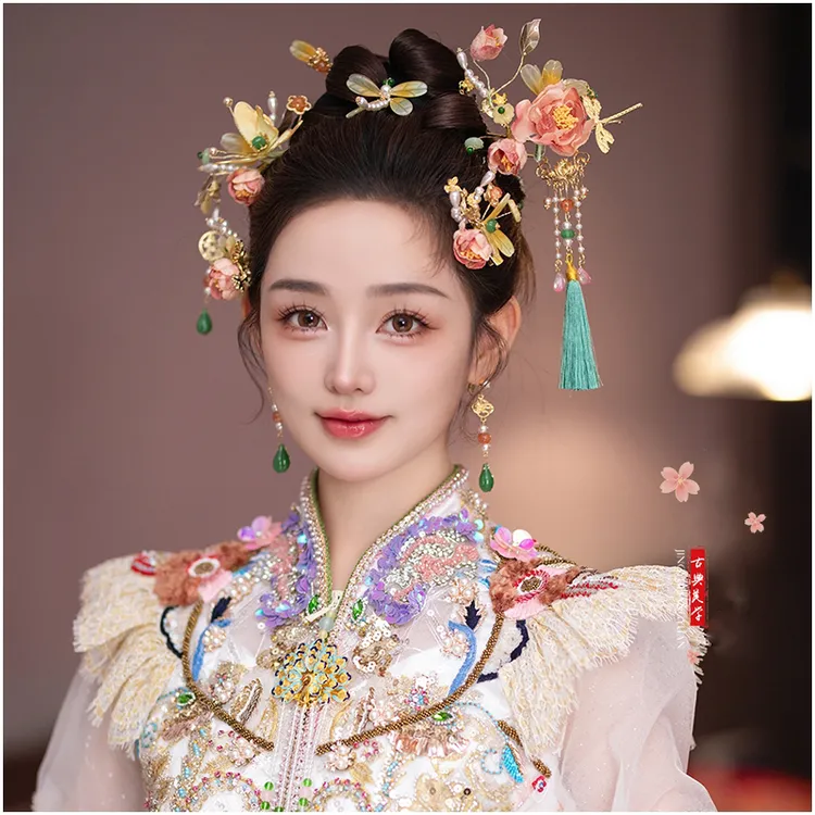 新娘新中式晨袍旗袍秀禾头饰蔷薇花珠子簪子凤钗项链耳环对簪步摇