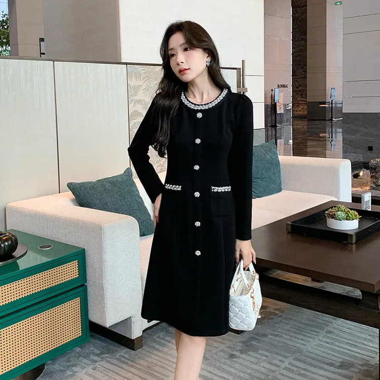 奢姿大码女装2025秋季减龄粗花纽扣装饰裙子胖妹妹时尚简约连衣裙