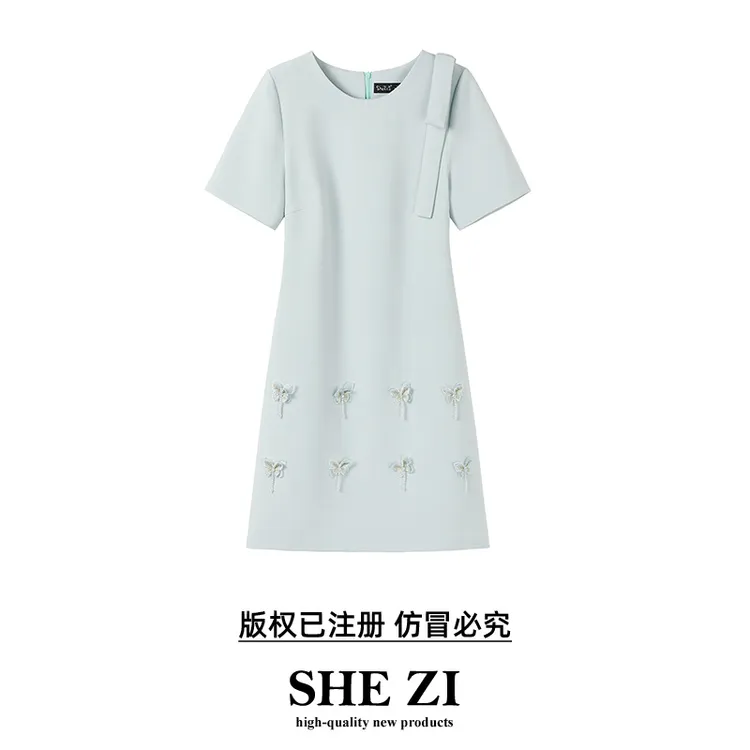 [奢姿轻奢系列]大码女装2025夏季胖妹妹蝴蝶立体装饰时尚连衣裙