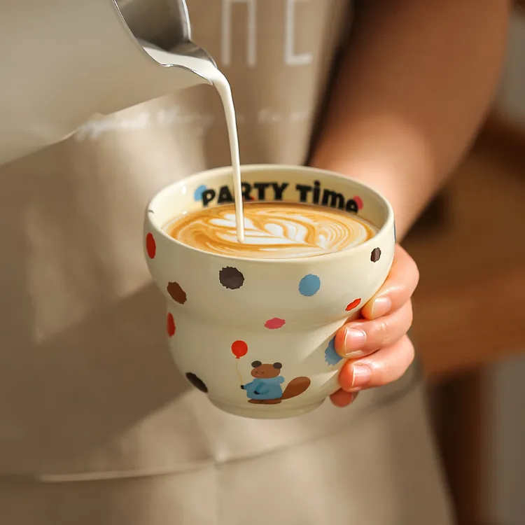 川岛屋手握咖啡杯子陶瓷女高颜值马克杯好看的水杯家用可爱拿铁杯