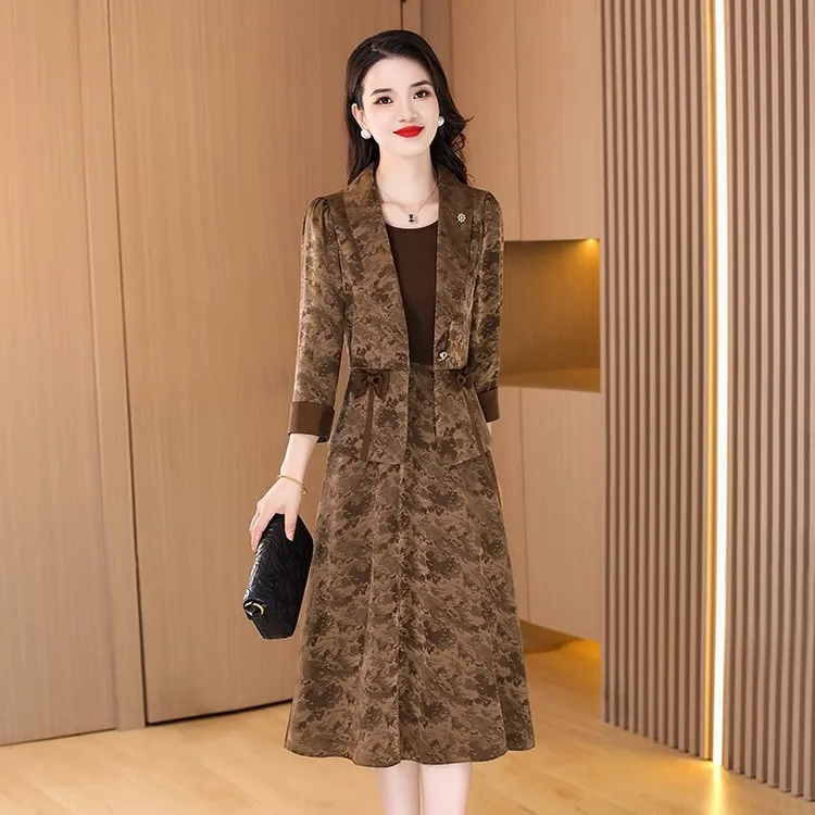 妈妈春装连衣裙两件套2025新款高档中年印花显瘦减龄西装裙子套装