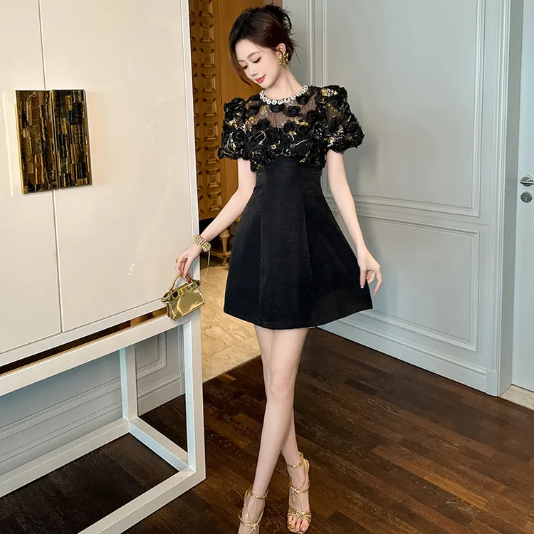21347短款时尚小黑裙黑色修身泡泡袖名媛设计感裙子显瘦气质小众