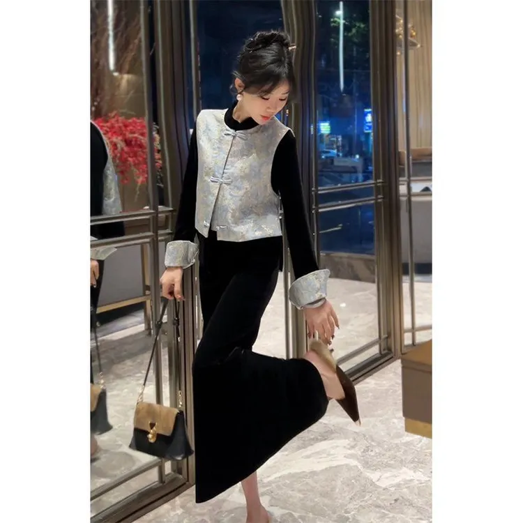 套装女2024春季新款国风提花马甲外套+拼接上衣+丝绒半身裙三件套