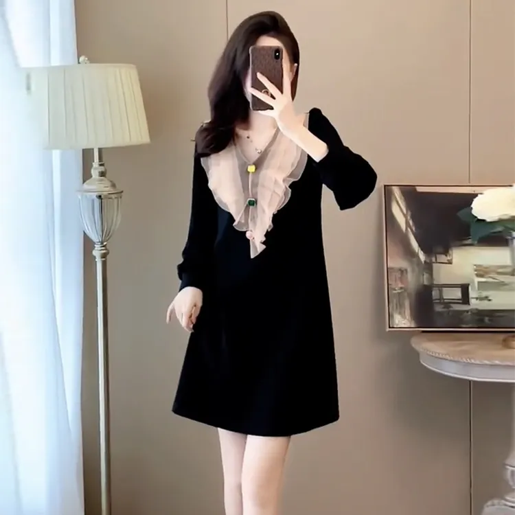 设计感高端大码宽松中长打底裙子秋冬新款时尚减龄洋气长袖连衣裙