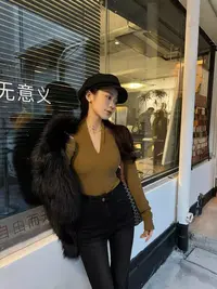 格调美美 308-1 V领打底T恤